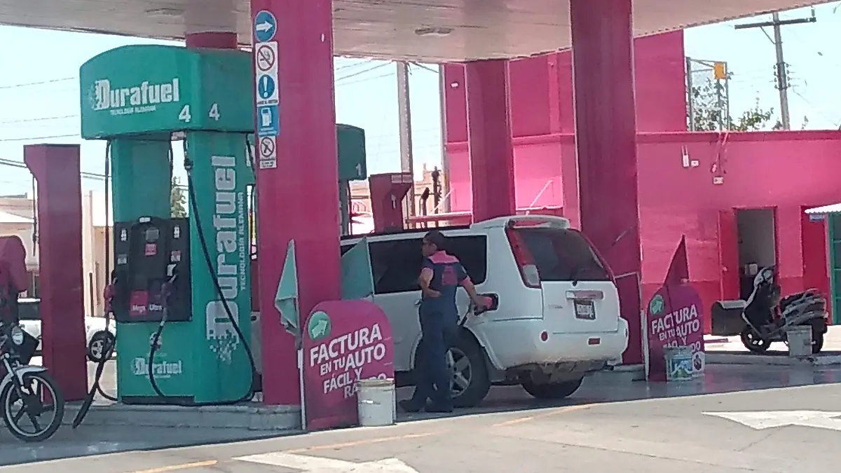 Ladrón se llevan 14 mil pesos de gasolinera